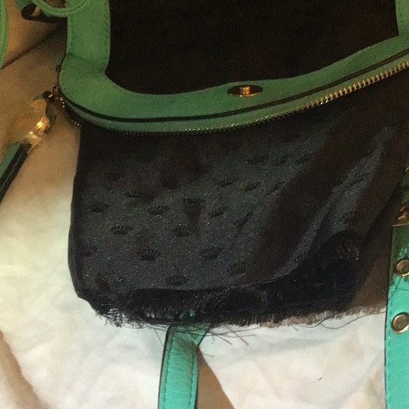 I love this Juicy Couture purse! Teal color - Picture 8 of 8